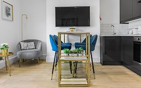 Modern 3 And 2 Bedroom Apartment In Maida Vale
